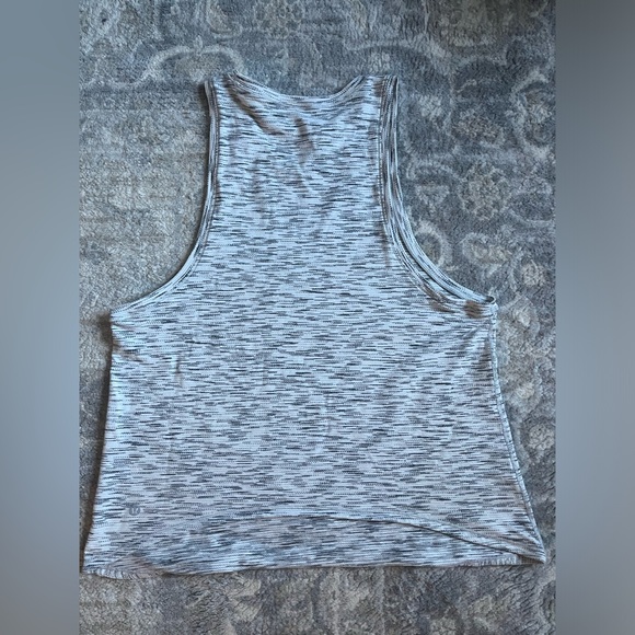 Lululemon Cardio Tank - Size 6 - Picture 3 of 4